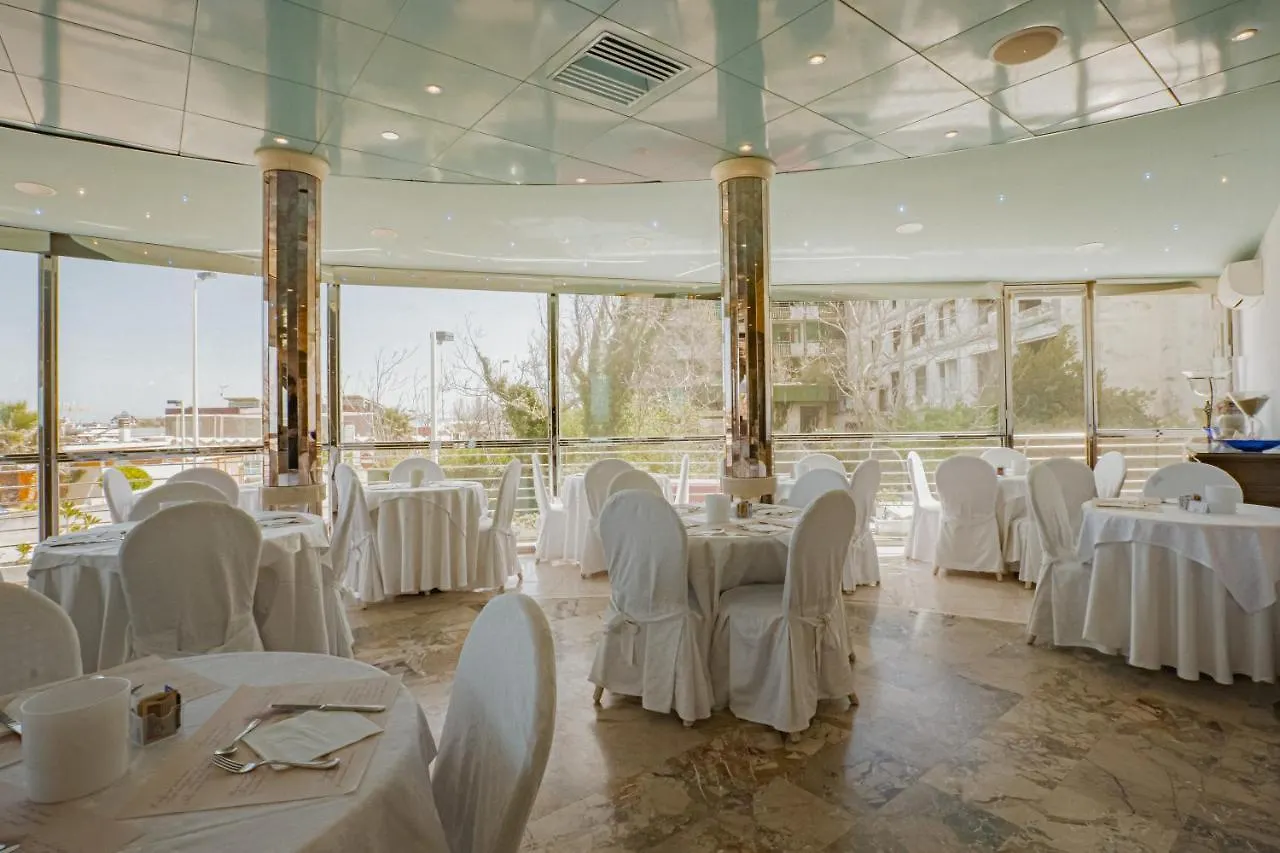 Hotel Des Nations - Vintage Hotel Sul Mare Риччоне